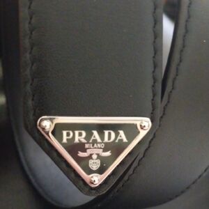 PRADA SAFFIANO BLACK BELT 30in 32 In.MENS Womens FIRM!